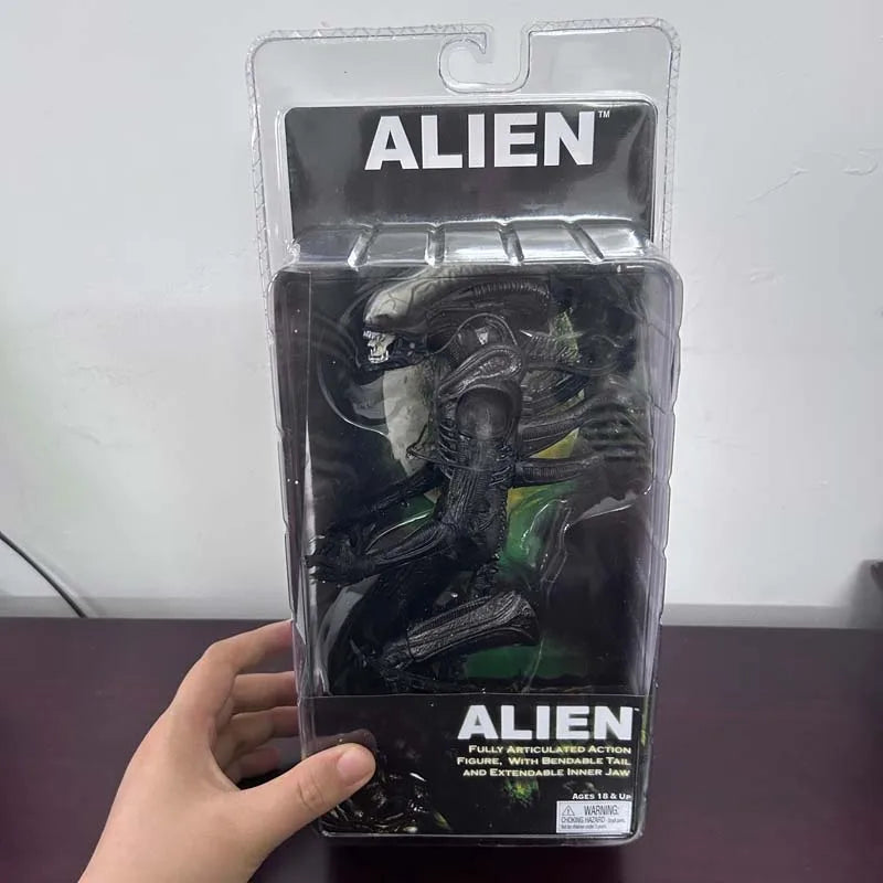 NECA Figure Alien Xenomorph Warrior Action Figure Aliens vs Predator AVP Series Collectible Model Toys Joint Movabel Doll Gift
