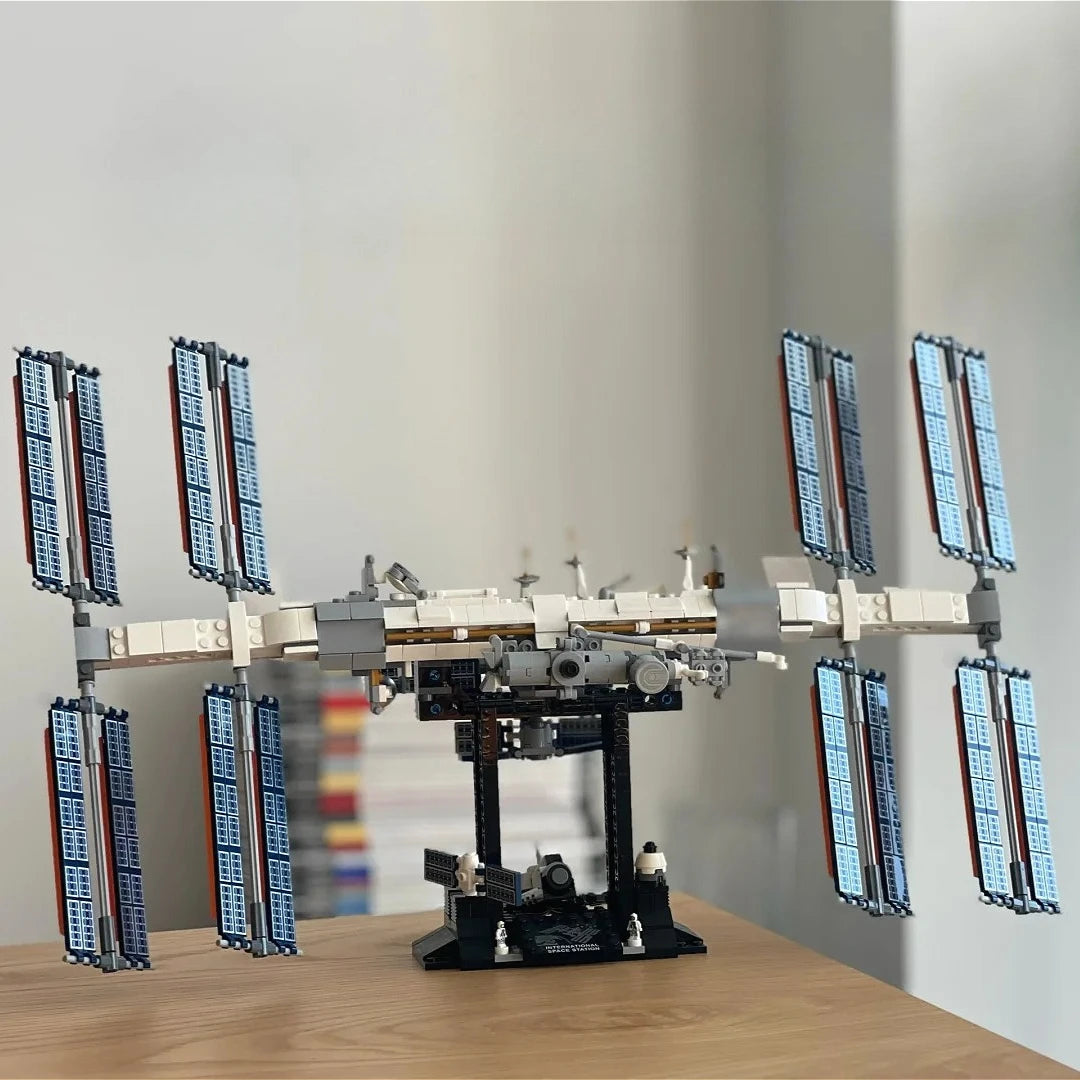 Ideas International Space Station Building Blocks Model Building Kit Adult Set Bricks Moc Toys for Boys Birthday Gift DIY 876pcs