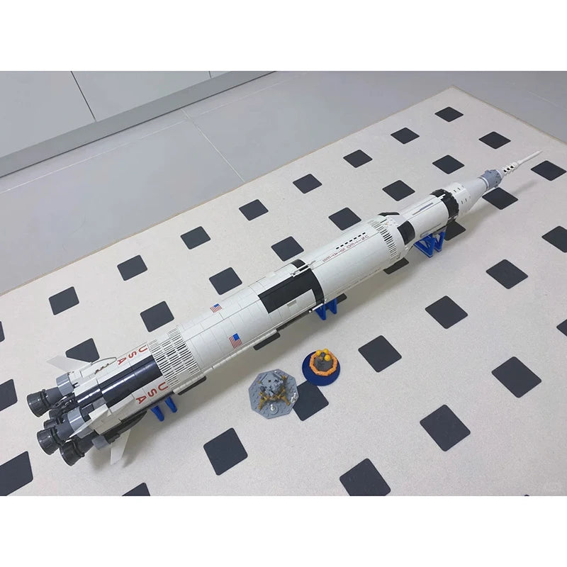 Cretive MOC Apollo Saturn V Building Blocks  Model Space Rocket Assembly Bricks Toys Birthday Christmas Gifts For Kid Boy Adult
