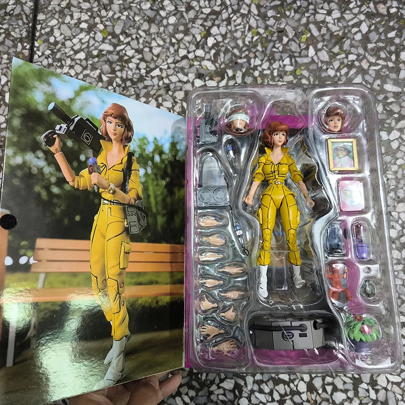 NECA Version 2.0 Yellow Clothes Female Reporter Action Figurine GK Statue Collection Model Toys Christmas Gift