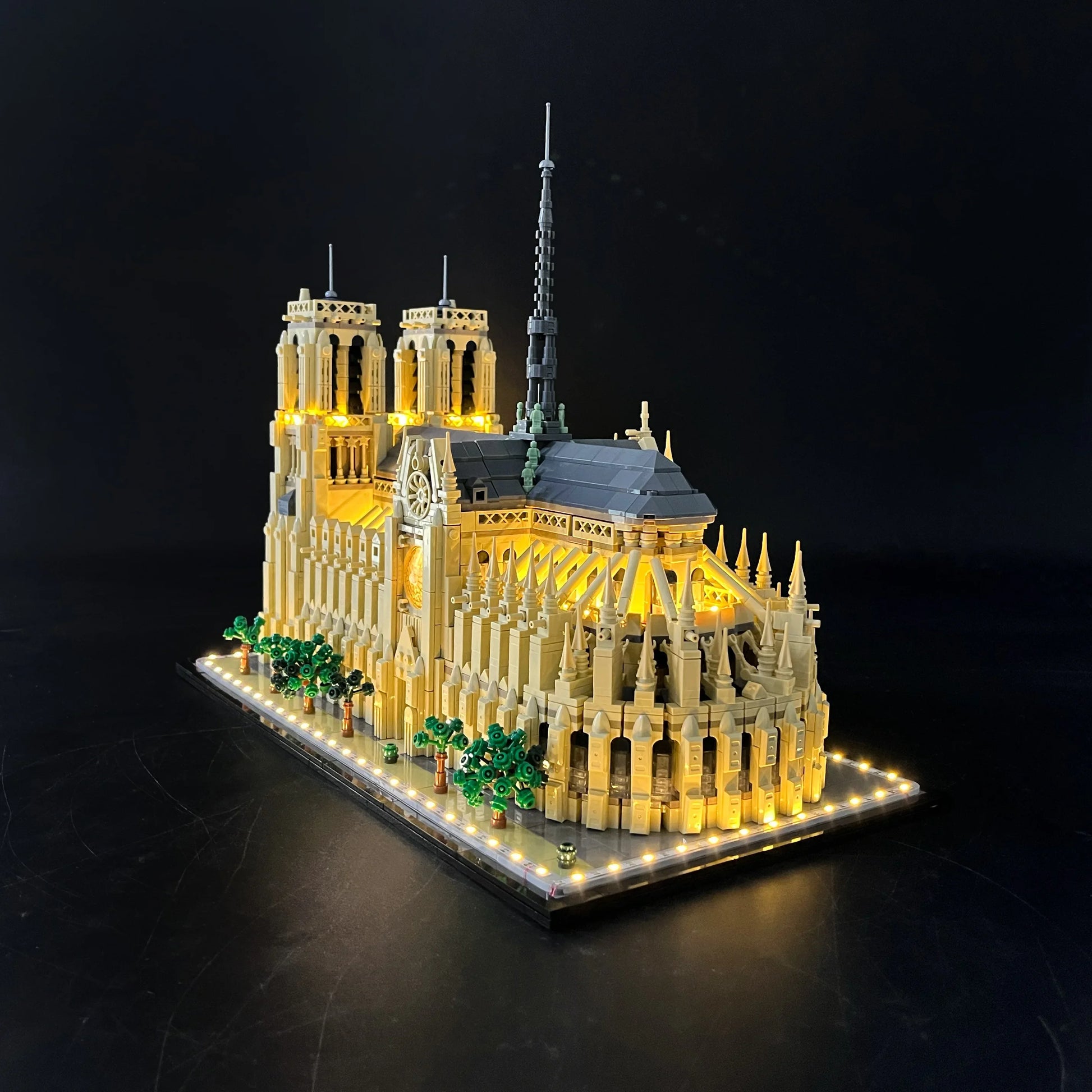In Stock 4383PCS New Building Blocks Notre Dame Cathedral Model Kit Bricks Toys For Children Christmas Birthday Gift Home Decor