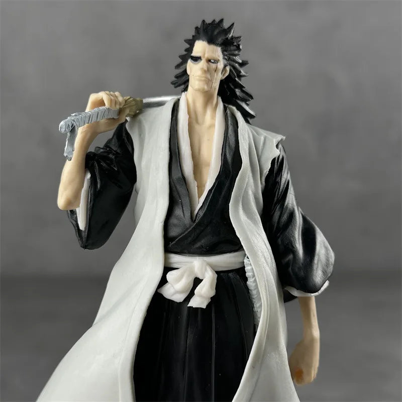 Bleach Action Figure Toys Zaraki Kenpachi Figuras 18.5cm Collection Model Doll Ornaments PVC Anime Peripheral Gift for Children