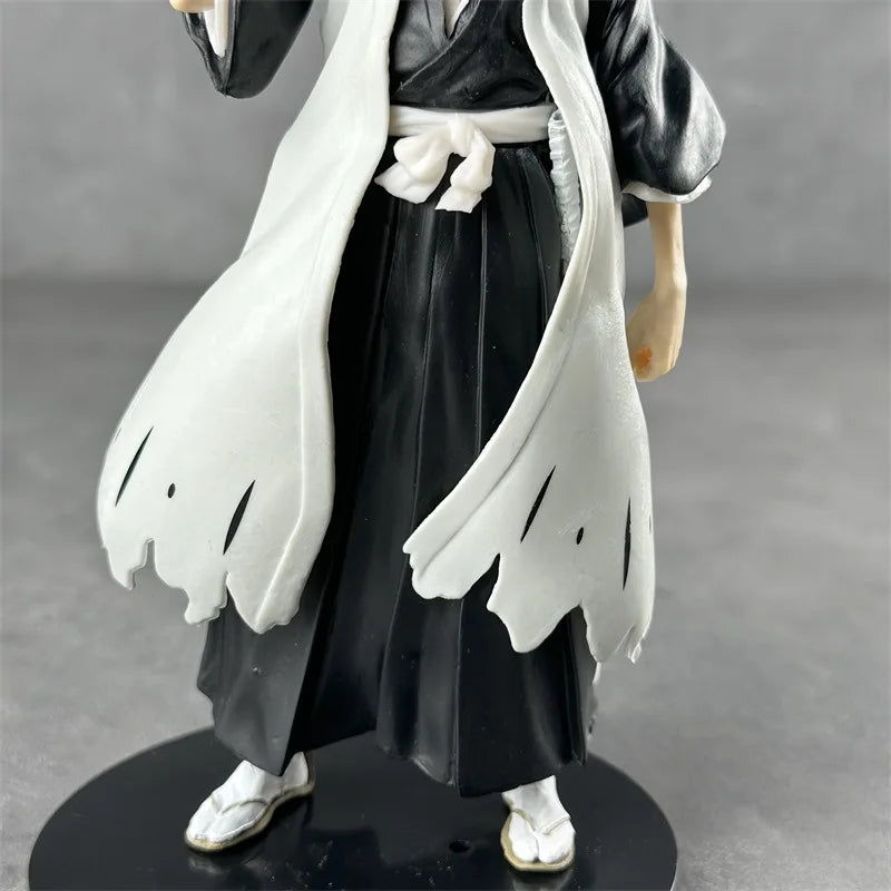 Bleach Action Figure Toys Zaraki Kenpachi Figuras 18.5cm Collection Model Doll Ornaments PVC Anime Peripheral Gift for Children
