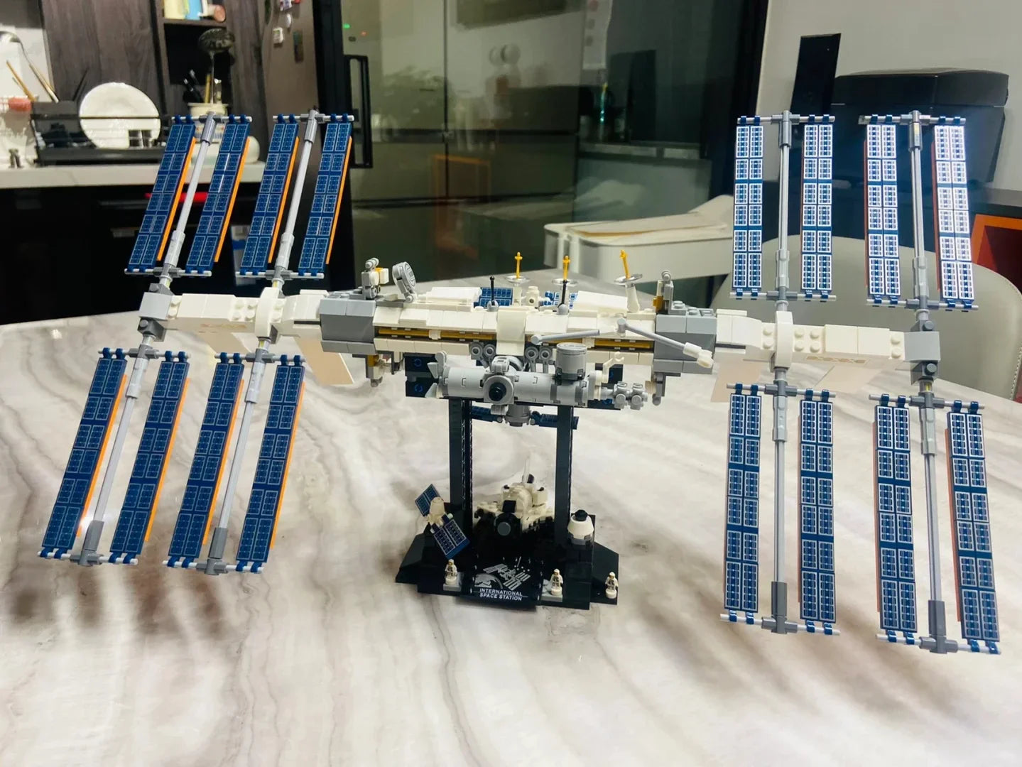 Ideas International Space Station Building Blocks Model Building Kit Adult Set Bricks Moc Toys for Boys Birthday Gift DIY 876pcs