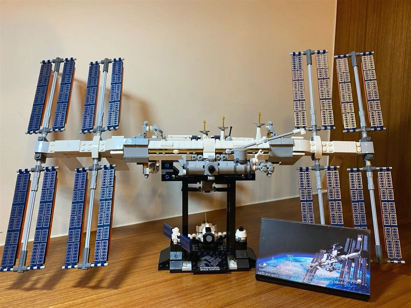 Ideas International Space Station Building Blocks Model Building Kit Adult Set Bricks Moc Toys for Boys Birthday Gift DIY 876pcs