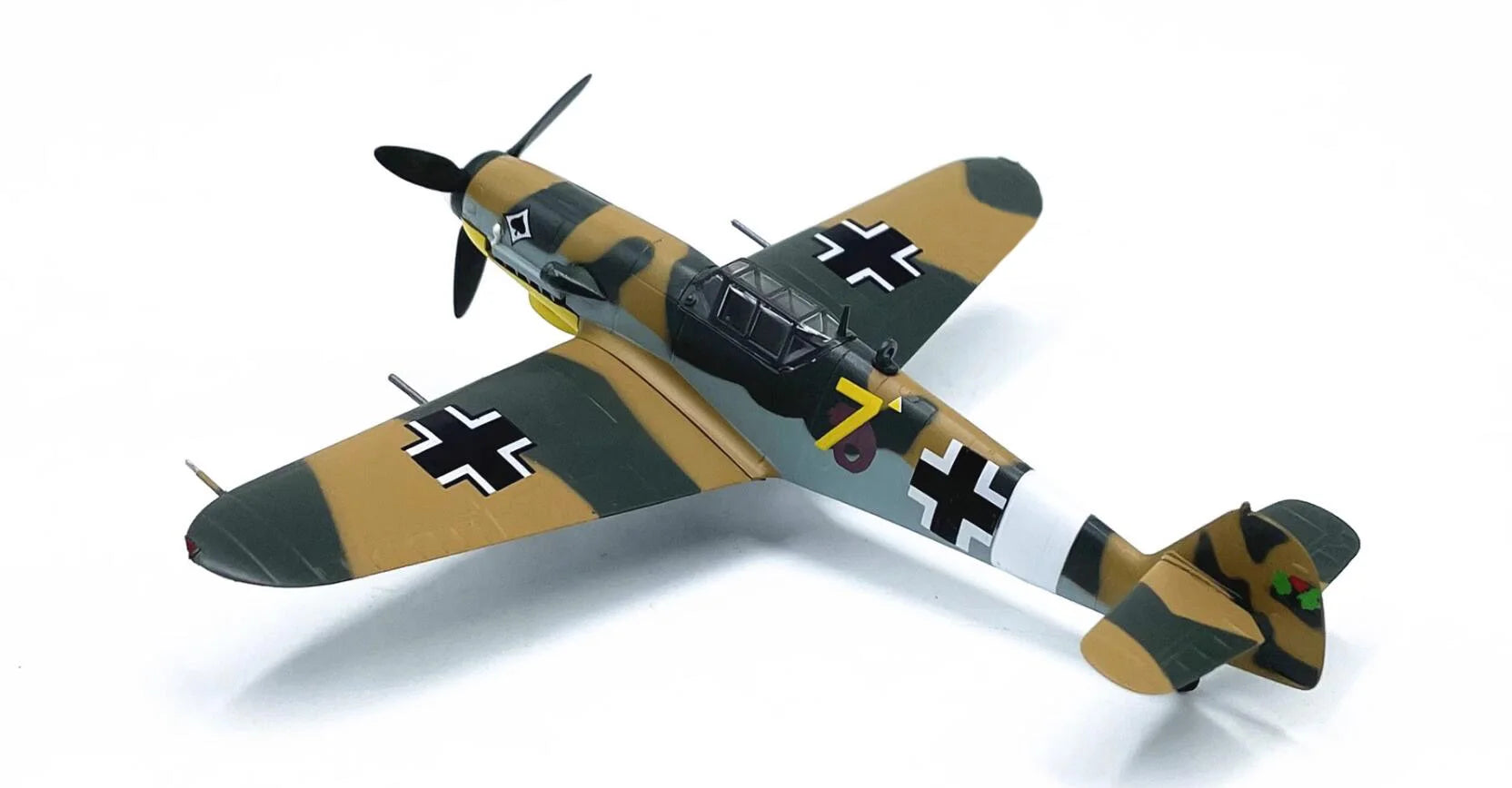 1: 72 WWII German BF109G-2 fighter model 37252  Finished product collection model