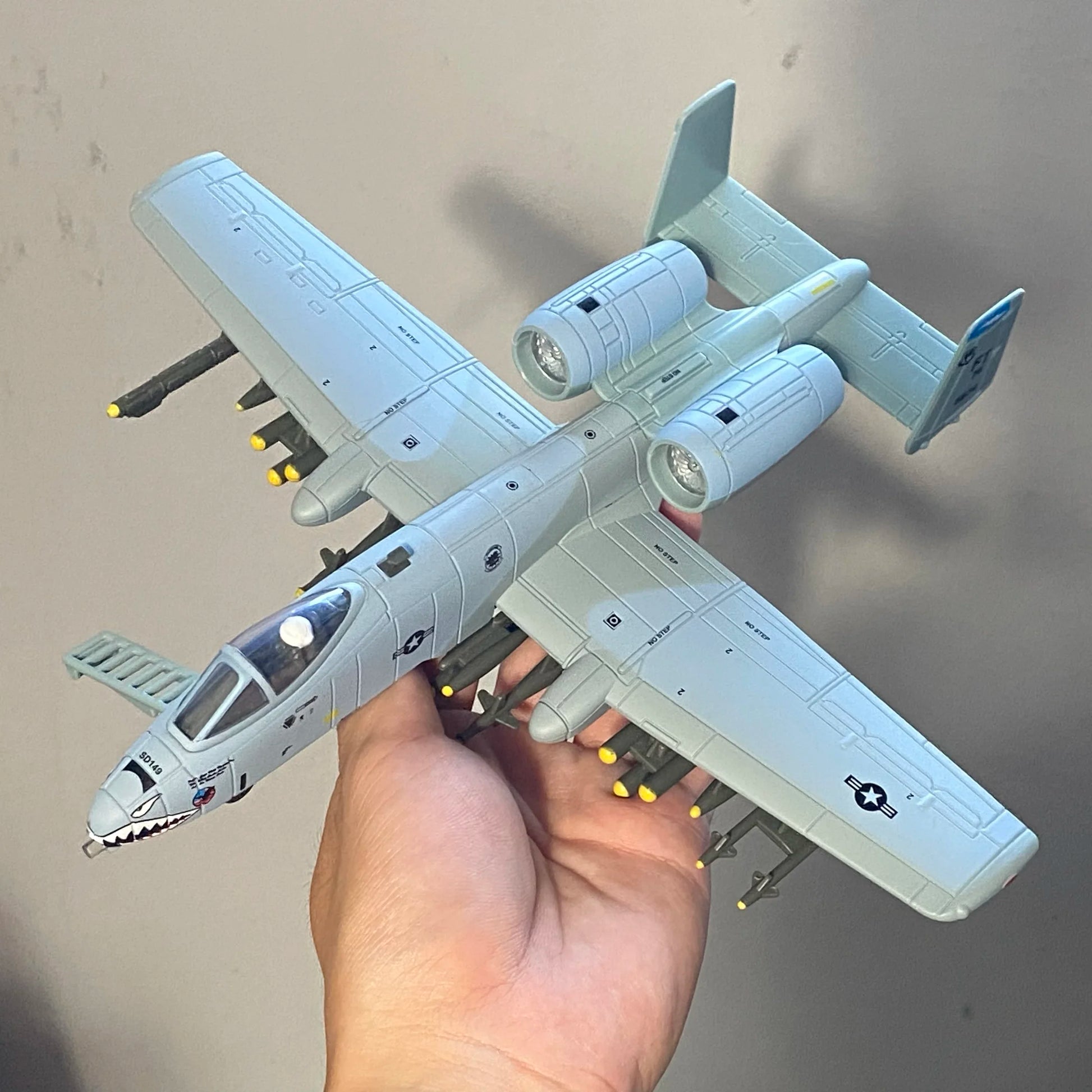 1/72 Thunderbolt II A-10 Warthog Hog Alloy Die Casting Fighting Plane Model New Fighter Model Children's Toy Birthday Gifts Boys