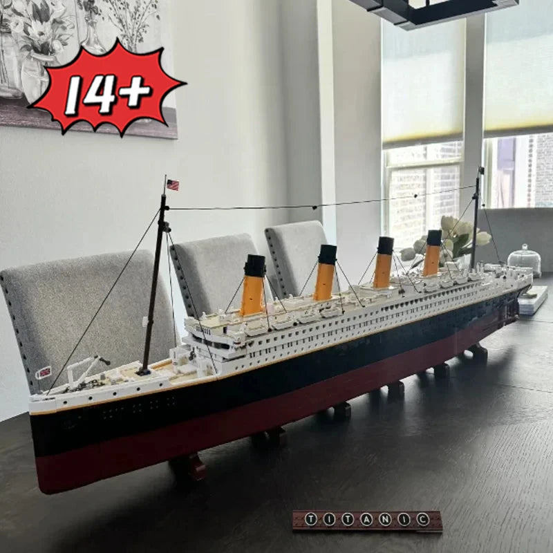 9090Pcs Building Bricks 1.35M Large Titanic Cruise Ship Steamship Model Bricks Fit Christmas Birthday Gift Home Decor