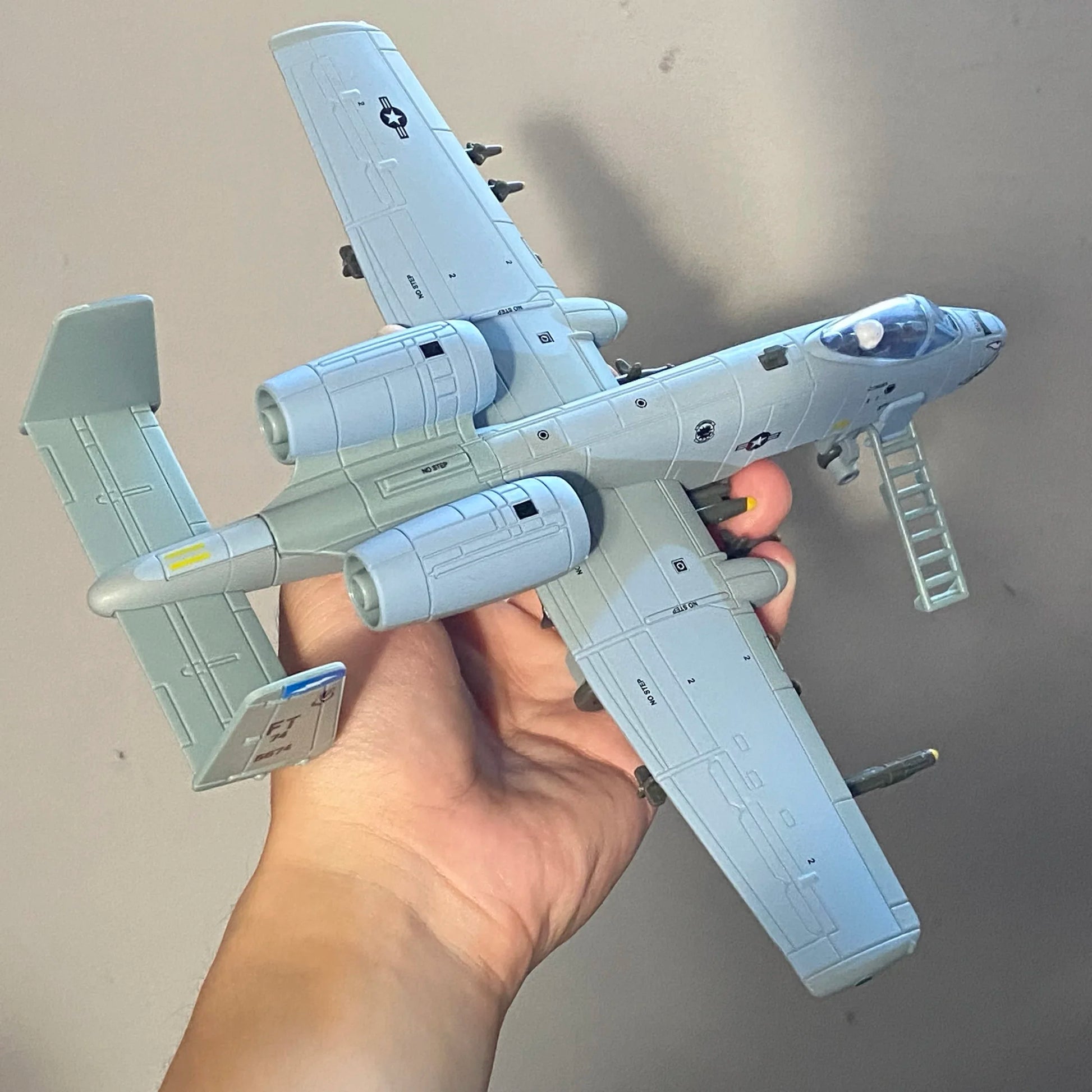 1/72 Thunderbolt II A-10 Warthog Hog Alloy Die Casting Fighting Plane Model New Fighter Model Children's Toy Birthday Gifts Boys