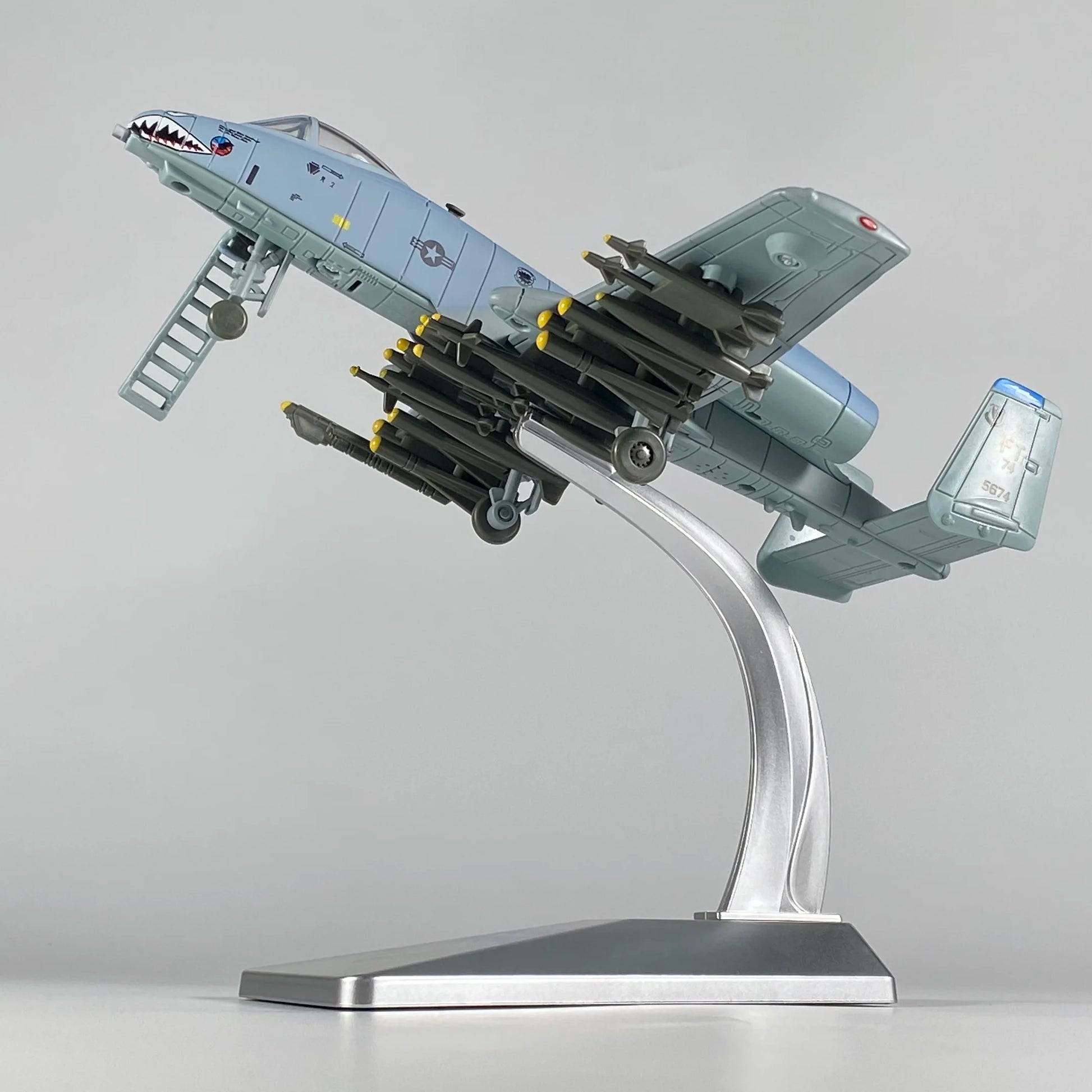 1/72 Thunderbolt II A-10 Warthog Hog Alloy Die Casting Fighting Plane Model New Fighter Model Children's Toy Birthday Gifts Boys