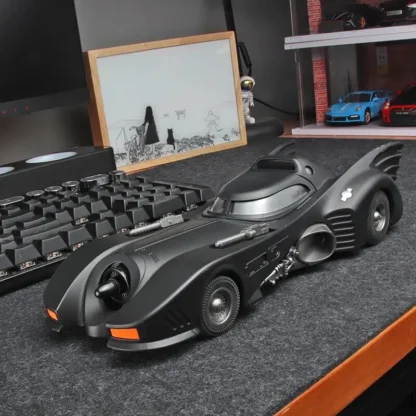 1:18 1989 Batmobile Die-cast Car with Batman Figure, Toys for Kids and Adults , Black 3