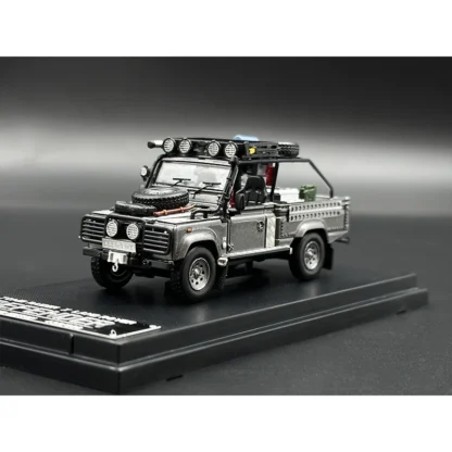 SW In Stock 1:64 Defender Pick Up Silver Many Attachments Diecast Car Model Collection Miniature Toys Street Warrior 2